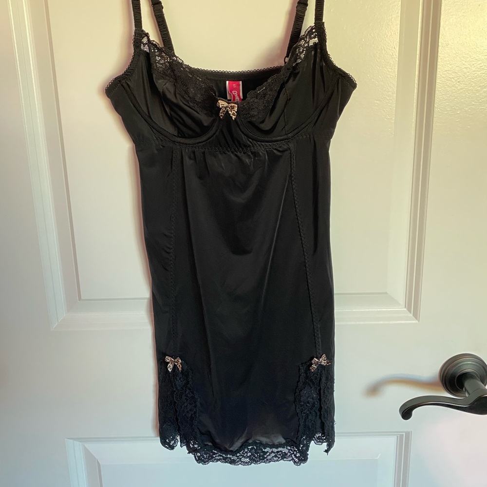 Cosmopolitan Slip